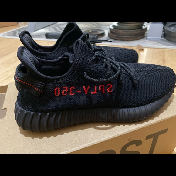 Yeezy 350 v2 - Picture 5 of 8